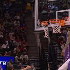 LeBron James puts on a DUNK SHOW in 1st half vs Rockets 🔥🔥