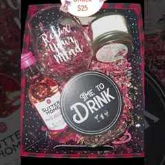 🔥Wine basket🔥 #nicoleismkaingithappen #christmasshopping #giftideas #winegift #giftbaskets