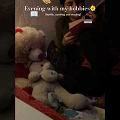 *EVENING* with my hobbies 🌼 (Netflix 💻, Painting 🎨 and reading 📖) #bankerslife