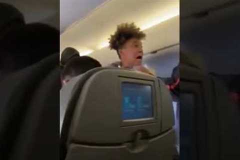 ONE OF THE CRAZIEST FLIGHT MOMENTS EVER #travel #funny #short #airplane #flight #airtravel #airport