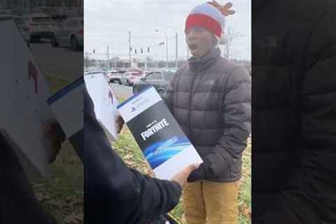 He bought a stranger a PS5 for Christmas 👏