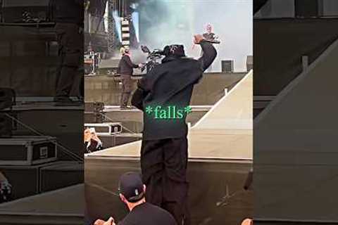 Rappers Falling Off The Stage 😳(Travis Scott, Playboi Carti, Blueface)