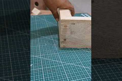 Woodworktips: Corner Joint Without Nails And Screws. #woodworking #carpentry #diy