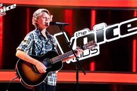 A Boy, His Guitar and a Voice Like a SWEET MEMORY! | The Voice Kids