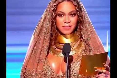 See What Riri Did To Beyonce 😁🙈 #rihanna #beyonce #shorts