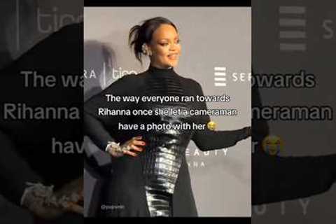 The way everyone ran towards Rihanna once she let a cameraman have a photo with her 😭