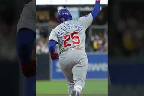 A GRAND bat flip by Moisés Ballesteros 💪