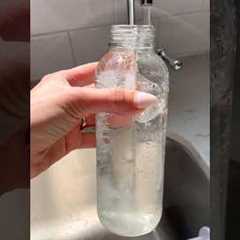 Summer hack for staying hydrated! 💦☀️🧊#summer #hacks #water #icecube #summerhacks #momhacks