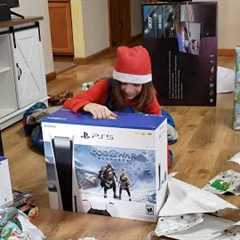 Christmas Day 2022 Kids Opening Presents PS5 Xbox Series X PSVR Gaming PC Arcade And More!