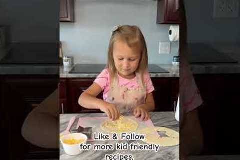 Cheese quesadilla for kids. #recipeoftheday #quesadilla #kidscookingvideo