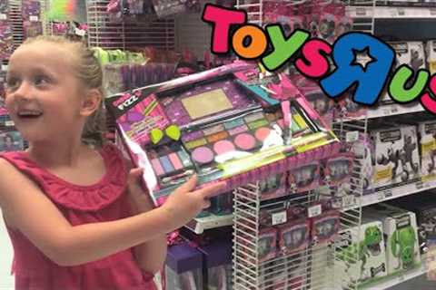 Giant Surprise Egg 1 - Barbie, Monster High, Peppa Pig, and Play Doh - Toys R Us Shopping Spree