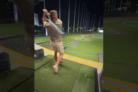 When you take Bryson DeChambeau to Topgolf! 😂