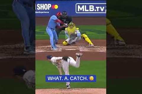 Catch of the Year? 🤯⚾#mlb #baseball  #viral #sports