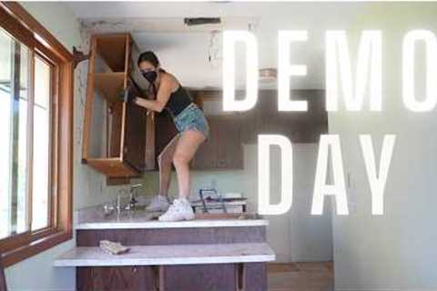 IT'S FINALLY DEMO DAY!! | 70s Flip House Renovation