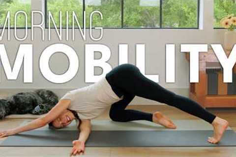 Morning Mobility Yoga | Wake Up and Stretch!