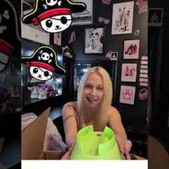 Unboxing 🎁 Porch Pirates 🏴‍☠️ Wild Card 🃏 Mystery❓📦 Box!!! 😮🌈✨