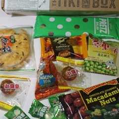 Unboxing The Tiki Box 2015 - Hawaii Snack Subscription Box @thetikibox