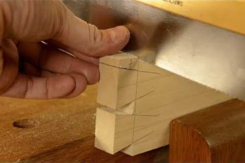 How to Cut a DOVETAIL JOINT with Hand Tools (Quick Version)