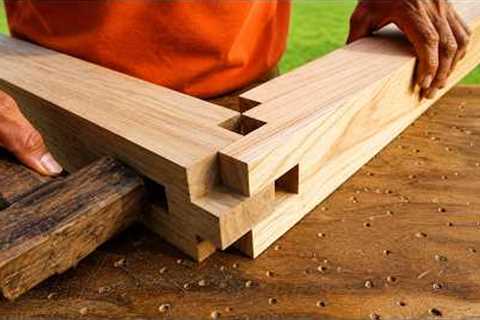 Traditional Japanese Carpenter Makes Strong Wood Joints by Hand