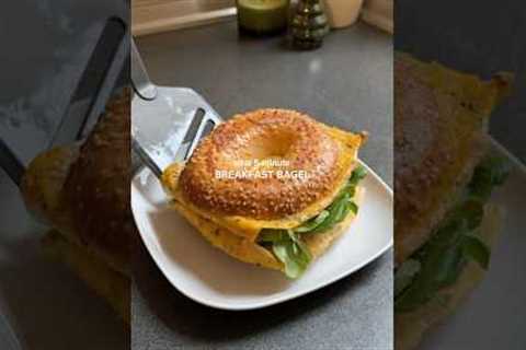 Avocado & Egg Breakfast Bagel 🥑🥯 #bagelrecipe #breakfast #easyrecipe #healthyfood #bagel