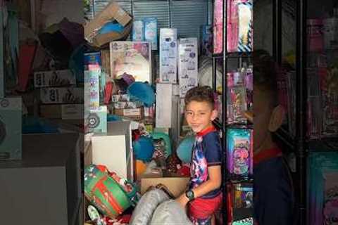 Picking out birthday presents in our storage 🥳 (PART 1) #storageunit #resellers #comewithus
