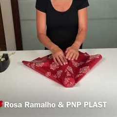 Gift wrap a bottle of wine//gift wrapping ideas #wrappingabottle #giftwrappingtutorial