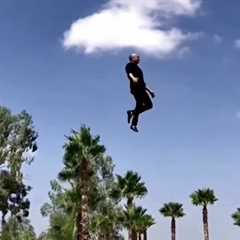 He is from another world!😱