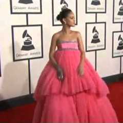 Rihanna - Grammy Awards 2015 - Red Carpet