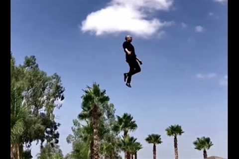 He is from another world!😱