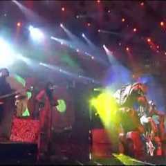 Rihanna-Rihanna Echo Awards 2010 Rude Boy Performance With Robots
